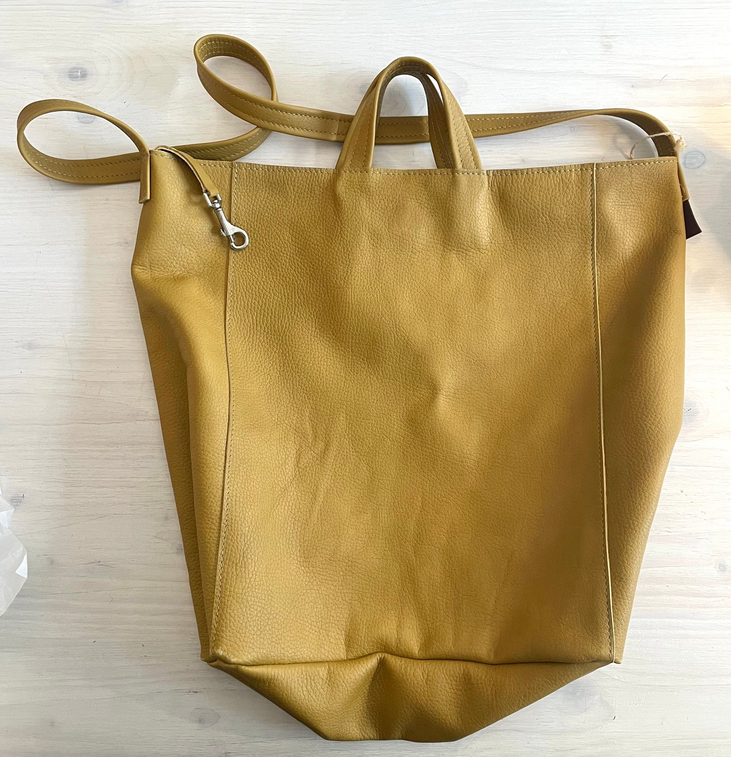 Shopper bag in genuine leather