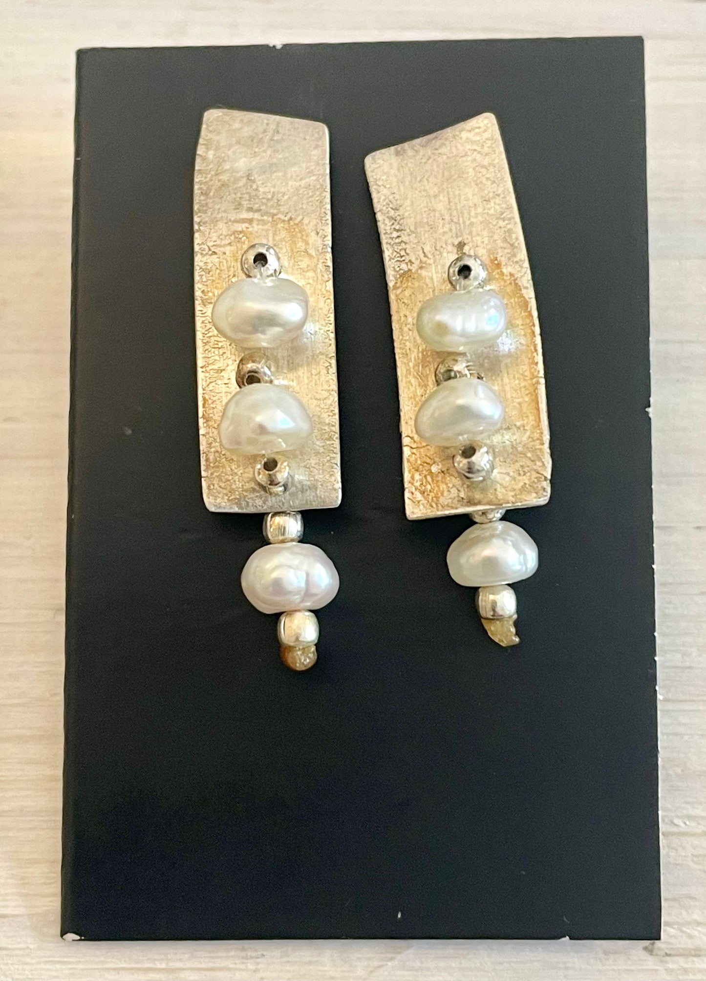 Silver and pearls earrings "Les Perles".